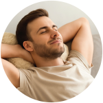 Άνδρας χαλαρός με τα χέρια πίσω από το κεφάλι – Βελονισμός για άγχος, αϋπνία και ψυχοσωματικά προβλήματα